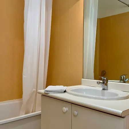 Feriehus Les Naiades A01 - 2 Bedrooms For 6 People ! Avene